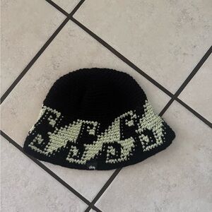 Stussy knitted bucket hat